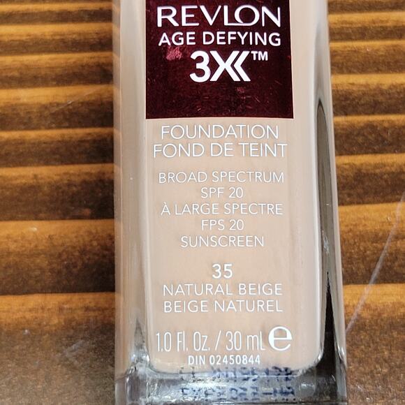 REVLON AGE DEFYING 3X Liquid Foundation SPF 20 - 35 NATURAL BEIGE✨️NEW✨️ - Picture 2 of 8
